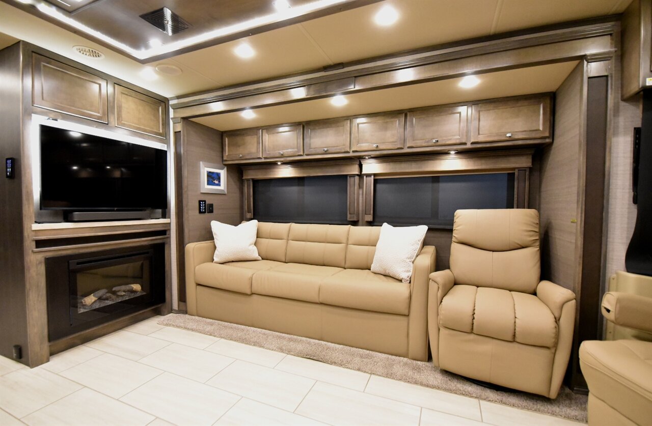 2022 Tiffin Allegro Red 33A - Photo 26 - Orange, CA 92867