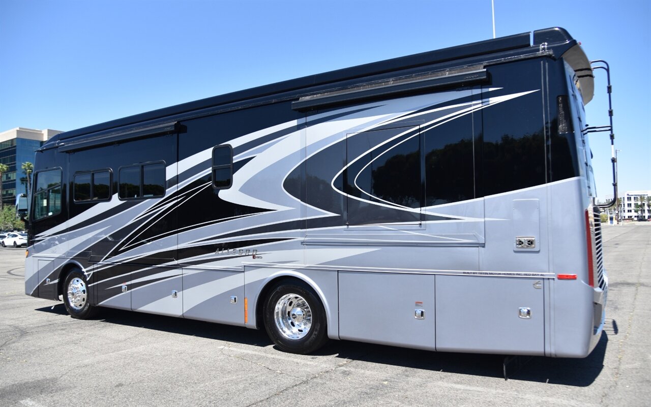 2022 Tiffin Allegro Red 33A - Photo 6 - Orange, CA 92867