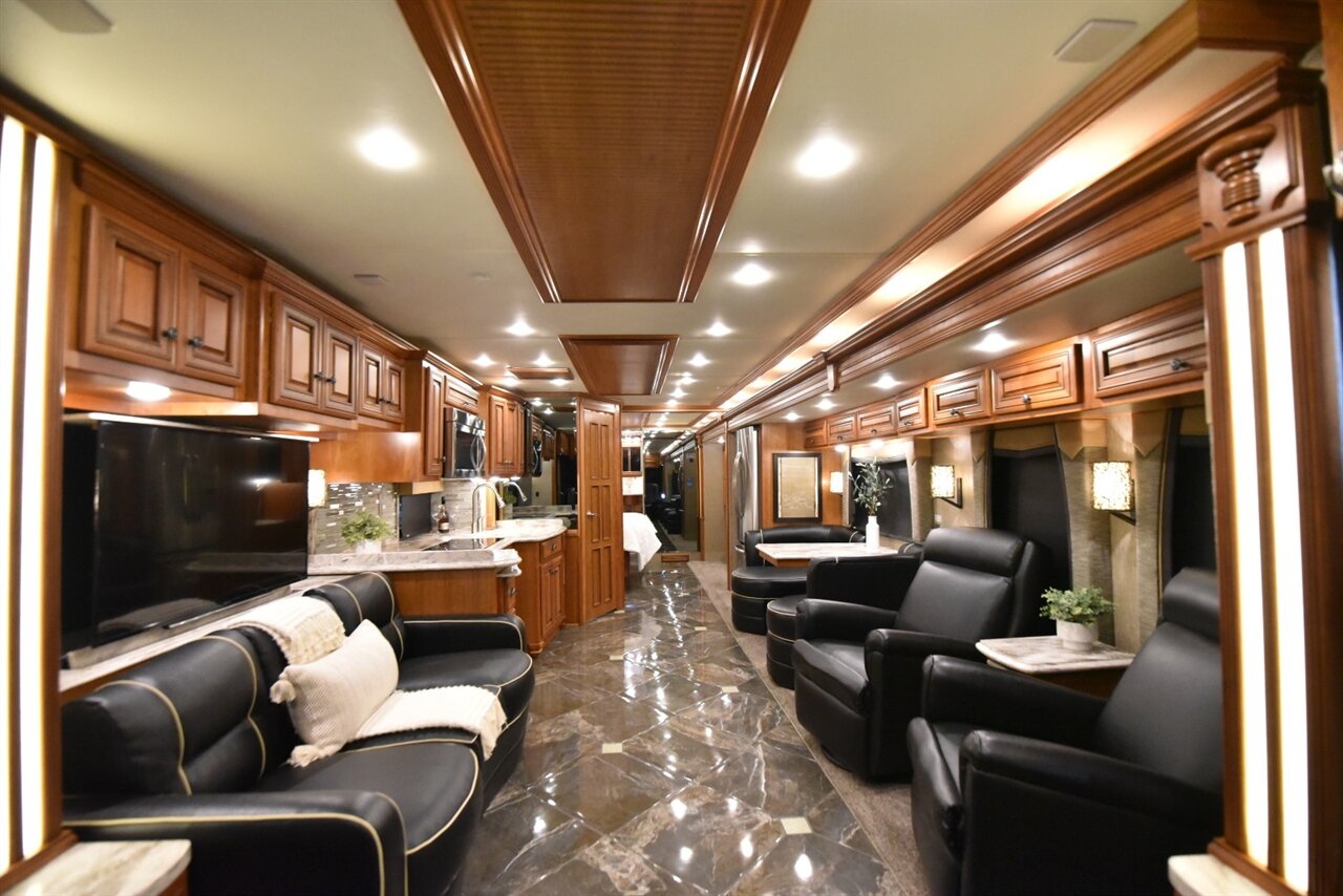 2015 Newmar Dutch Star 4018 - Photo 47 - Orange, CA 92867