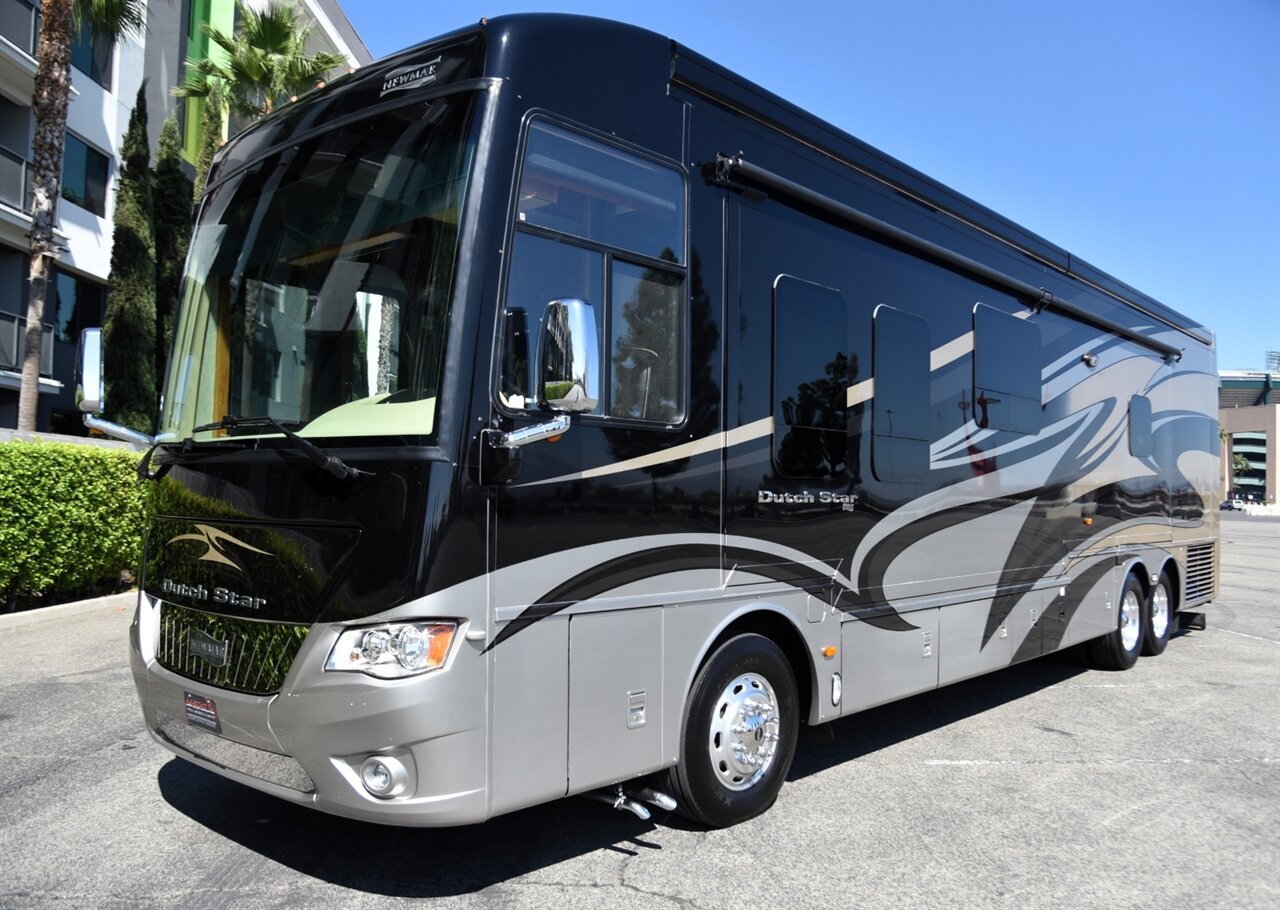 2015 Newmar Dutch Star 4018 - Photo 18 - Orange, CA 92867