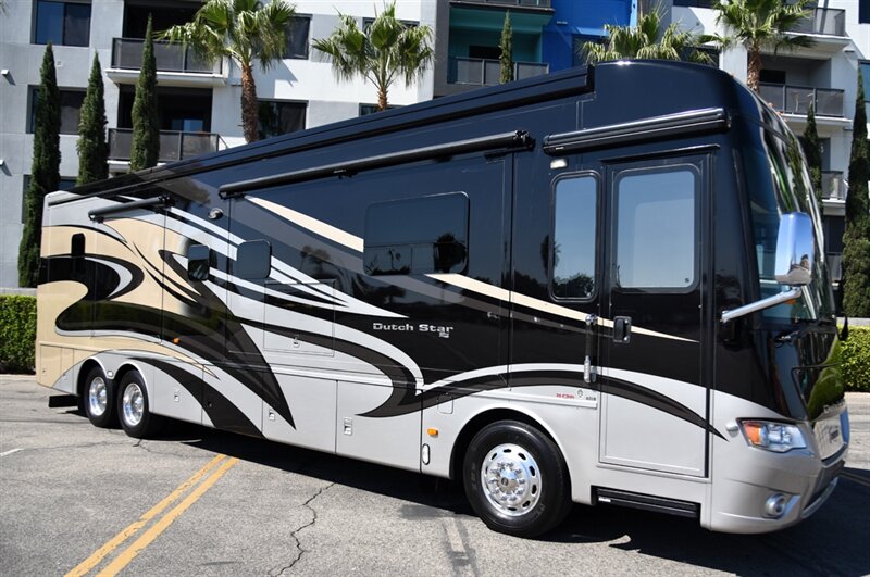2015 Newmar Dutch Star 4018 - Photo 4 - Orange, CA 92867