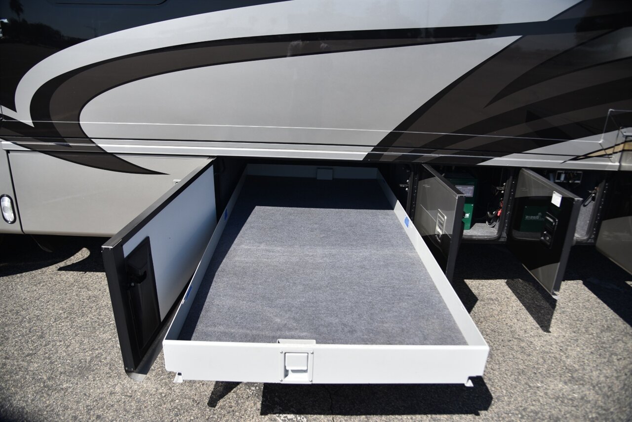 2015 Newmar Dutch Star 4018 - Photo 37 - Orange, CA 92867