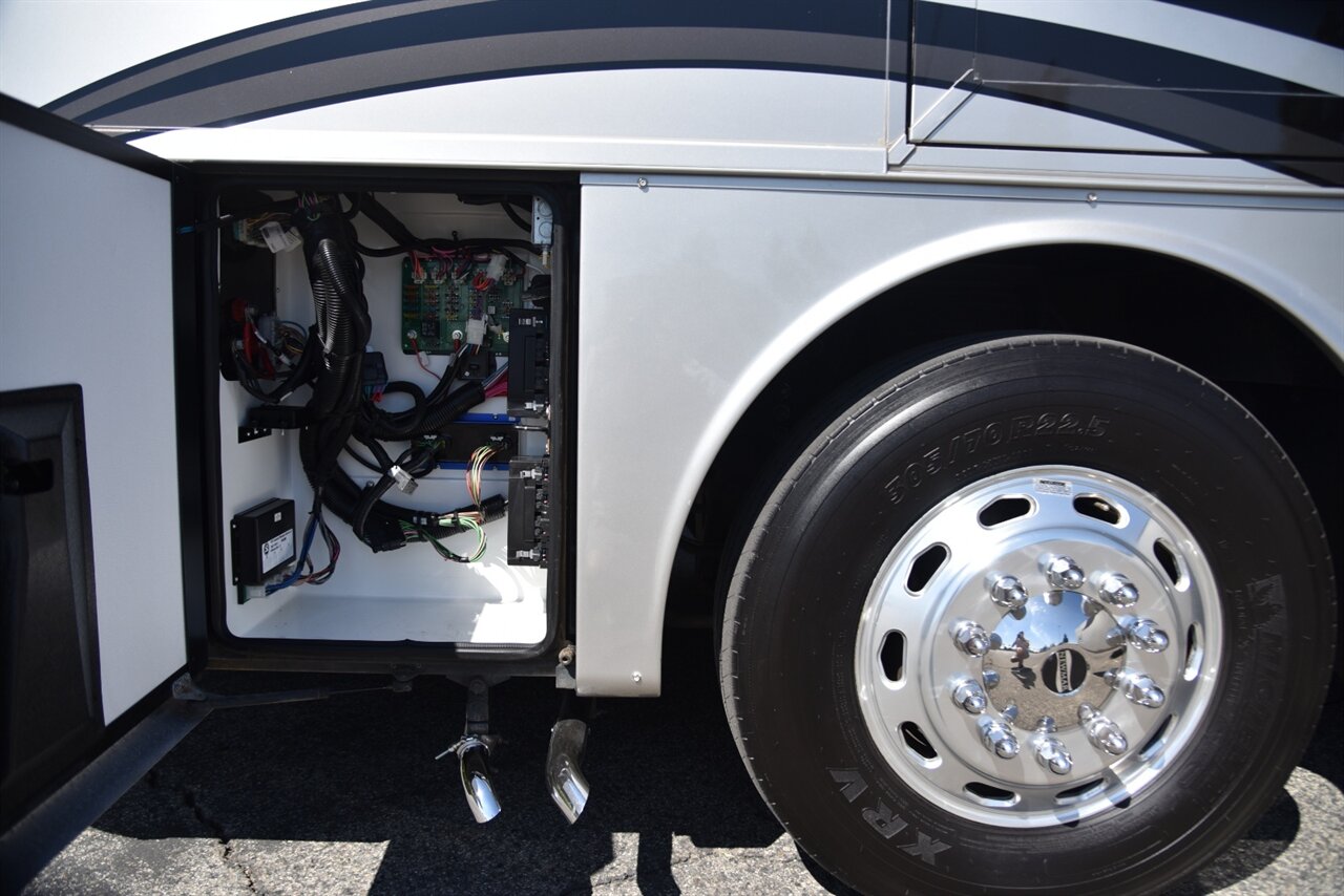 2015 Newmar Dutch Star 4018 - Photo 33 - Orange, CA 92867