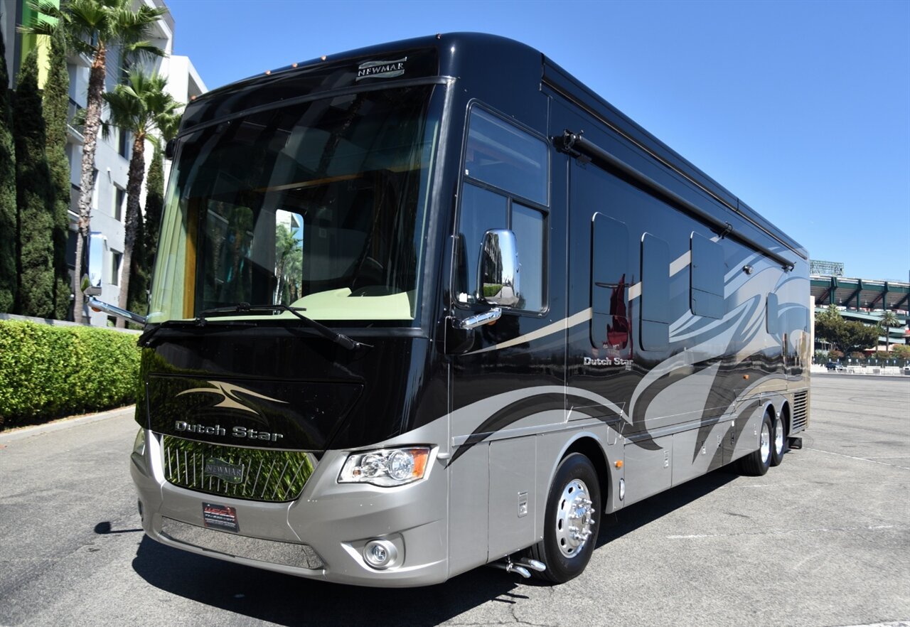 2015 Newmar Dutch Star 4018 - Photo 19 - Orange, CA 92867