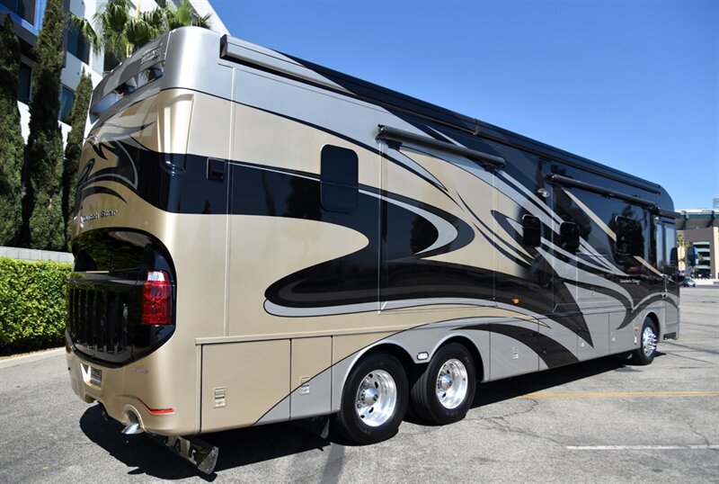 2015 Newmar Dutch Star 4018 - Photo 2 - Orange, CA 92867