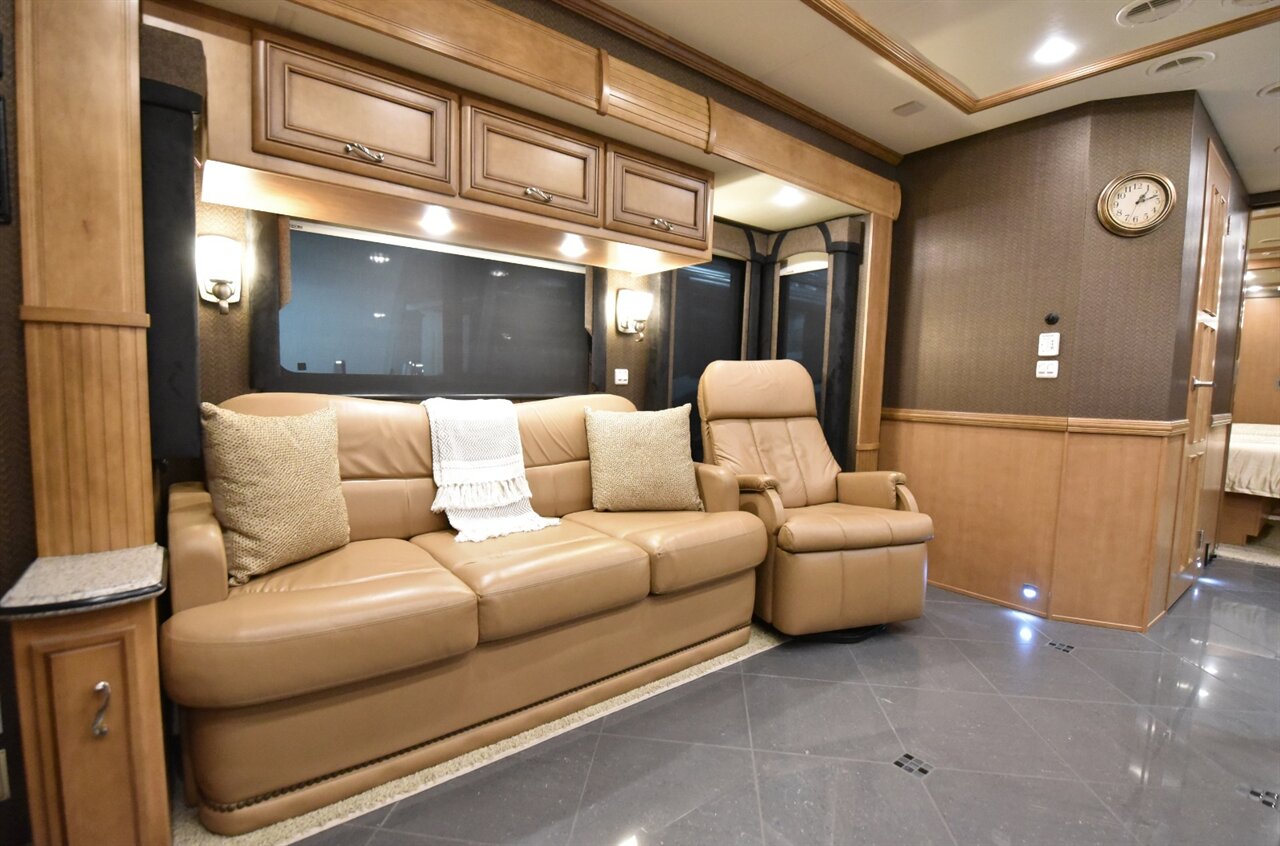 2013 Newmar Ventana - Photo 14 - Orange, CA 92867