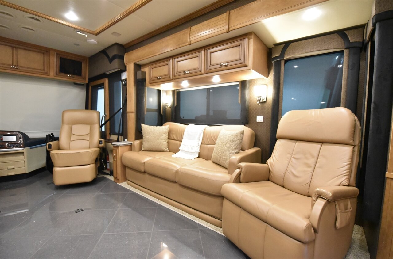 2013 Newmar Ventana - Photo 16 - Orange, CA 92867