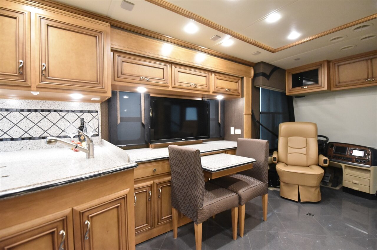 2013 Newmar Ventana - Photo 17 - Orange, CA 92867