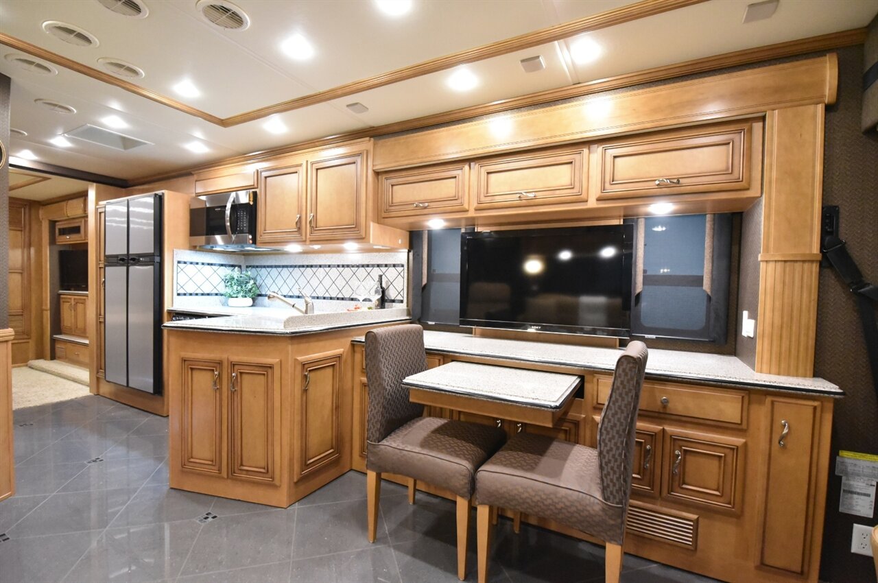 2013 Newmar Ventana - Photo 15 - Orange, CA 92867