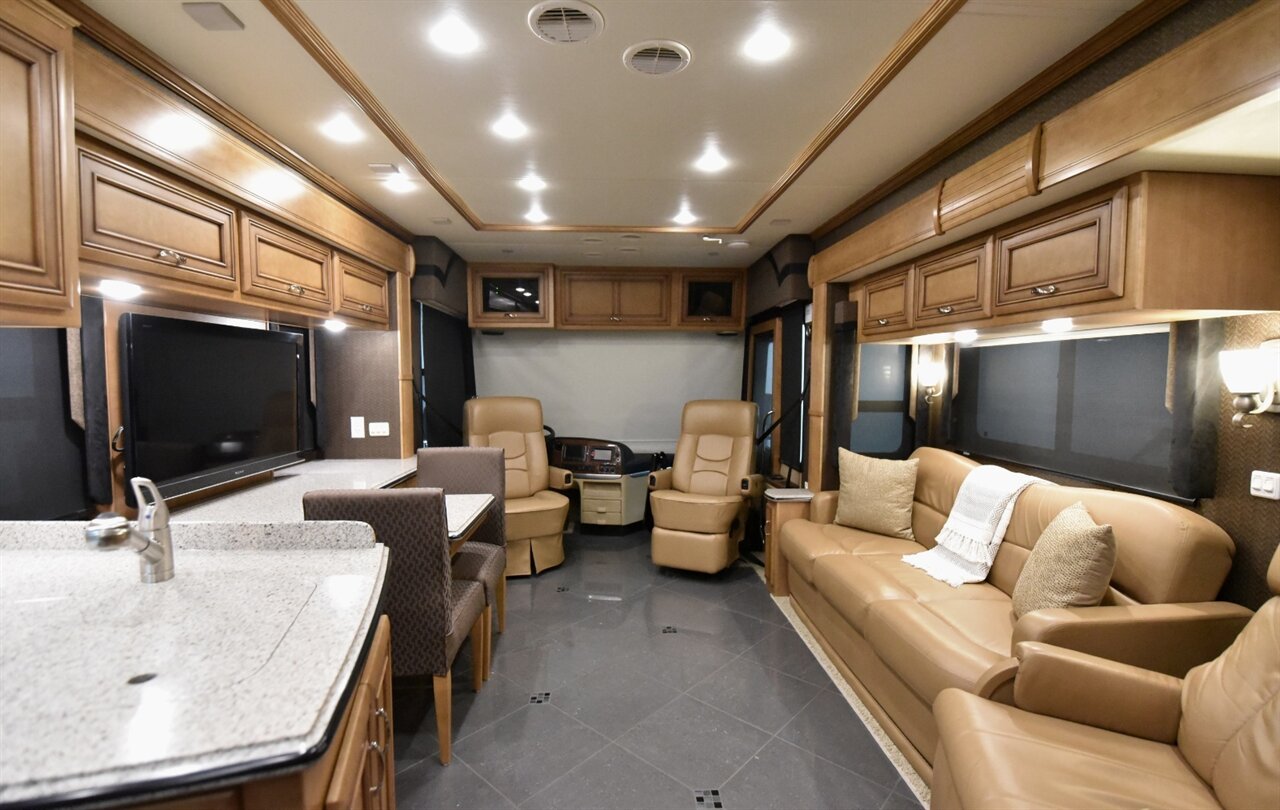 2013 Newmar Ventana - Photo 18 - Orange, CA 92867