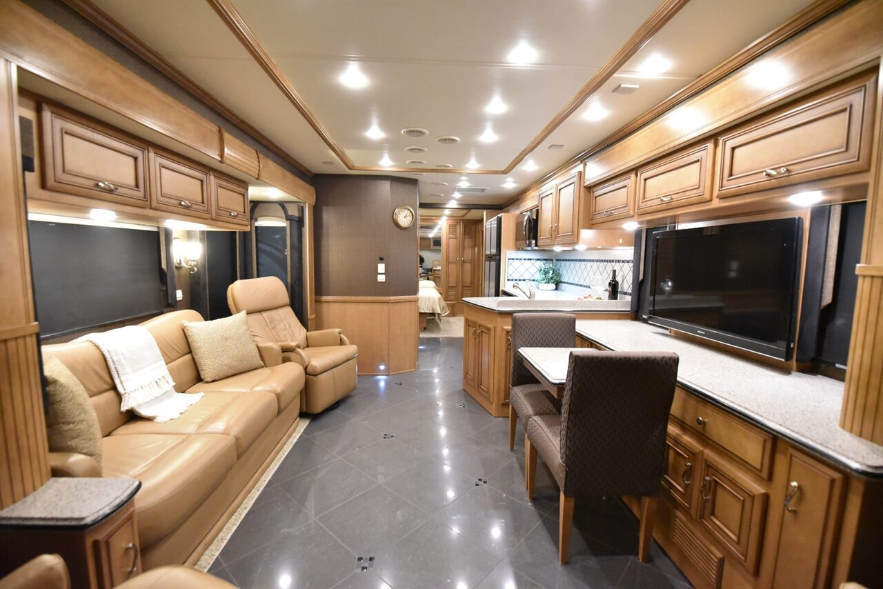 2013 Newmar Ventana - Photo 13 - Orange, CA 92867