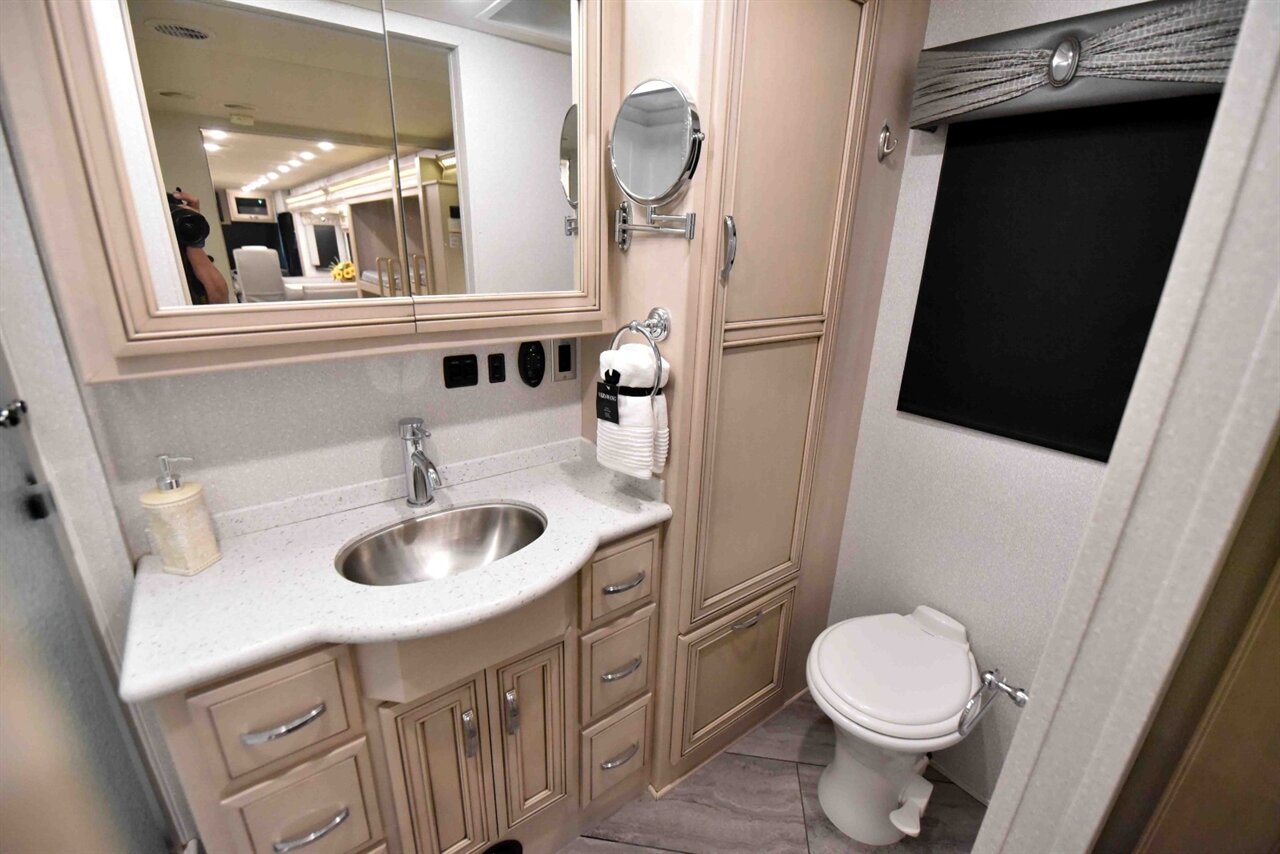 2021 NEWMAR BAYSTAR 3616 - Photo 43 - Orange, CA 92867