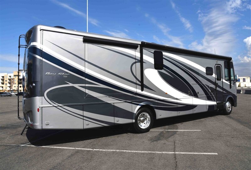 2021 NEWMAR BAYSTAR 3616 - Photo 3 - Orange, CA 92867