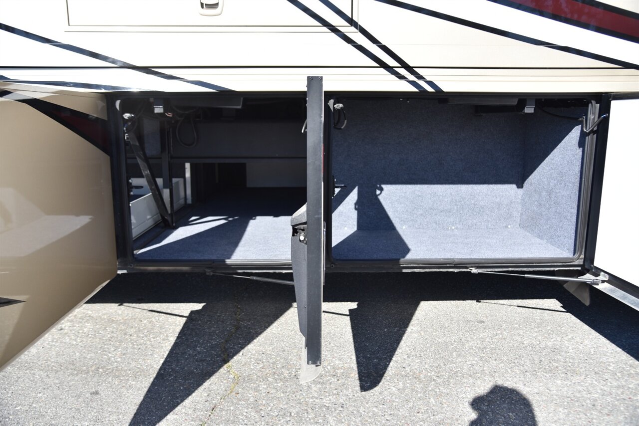 2017 Newmar Ventana 3724 - Photo 60 - Orange, CA 92867