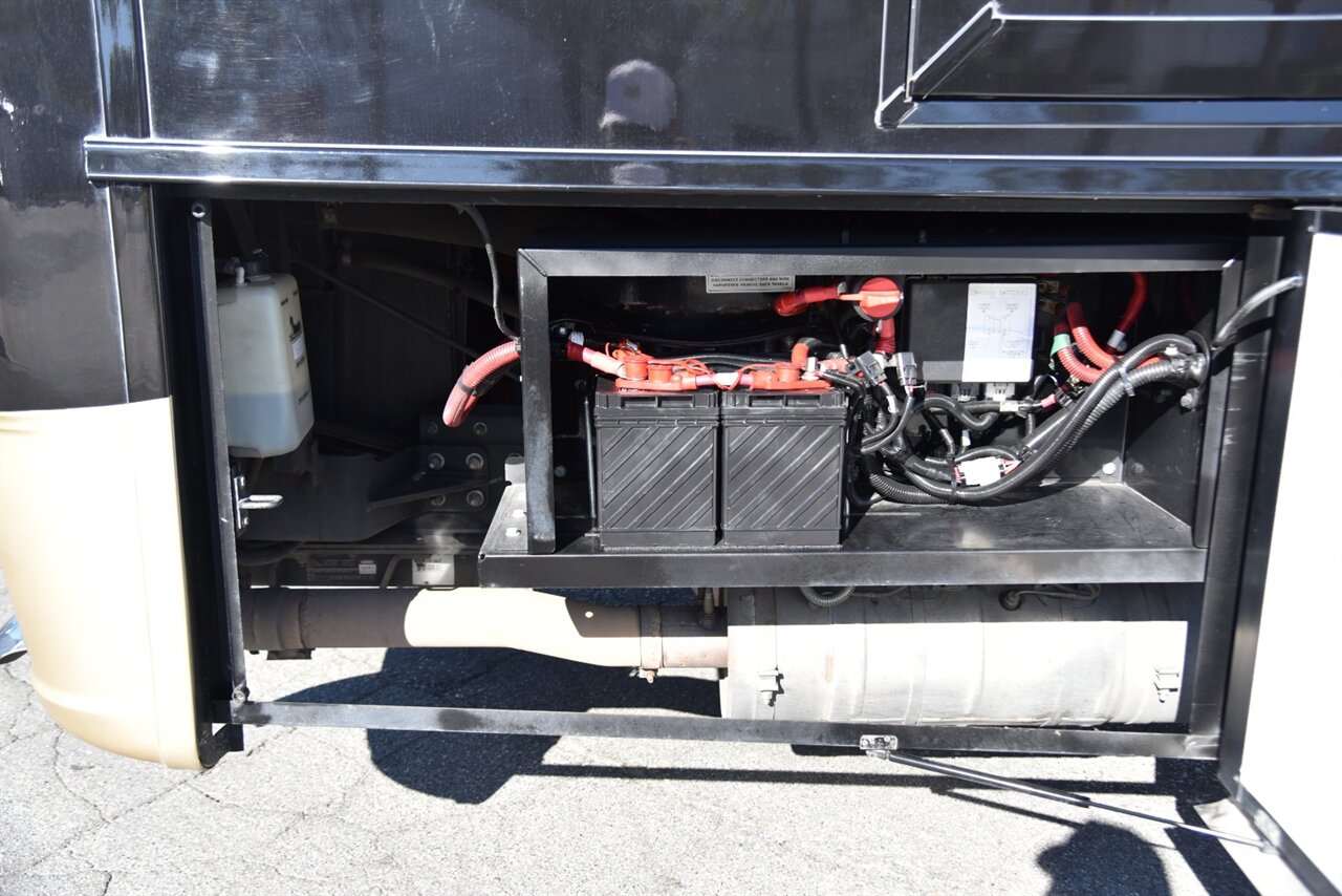 2017 Newmar Ventana 3724 - Photo 53 - Orange, CA 92867