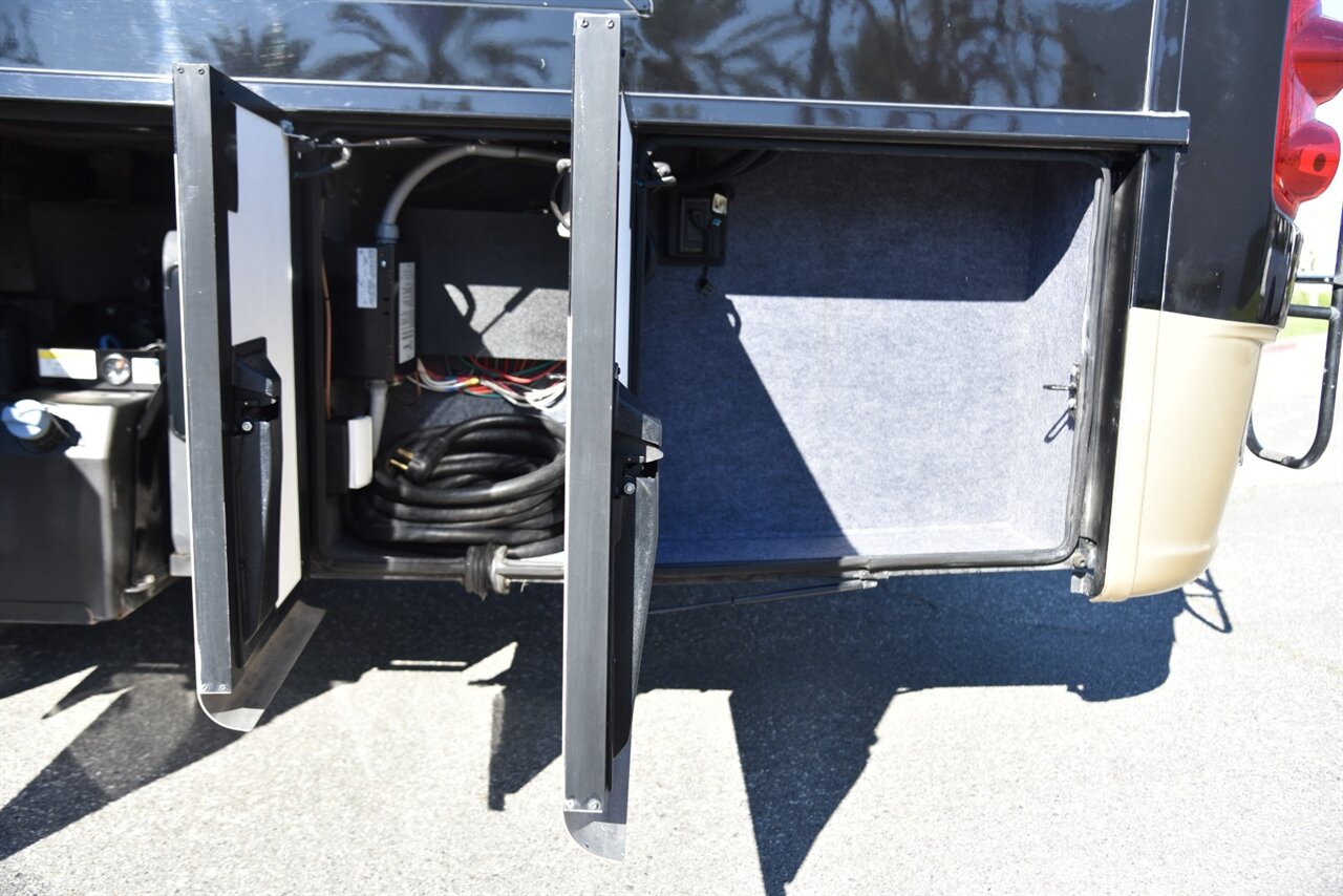 2017 Newmar Ventana 3724 - Photo 62 - Orange, CA 92867