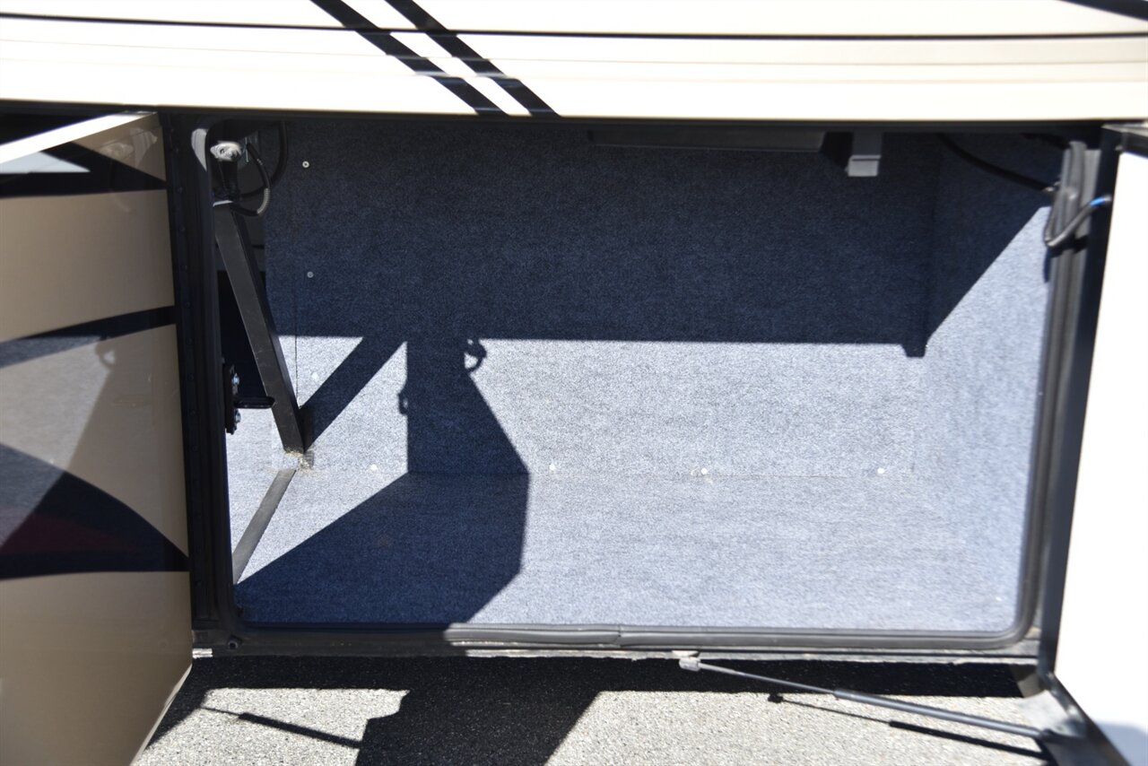 2017 Newmar Ventana 3724 - Photo 49 - Orange, CA 92867