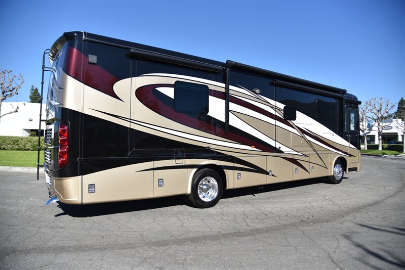 2017 Newmar Ventana 3724  