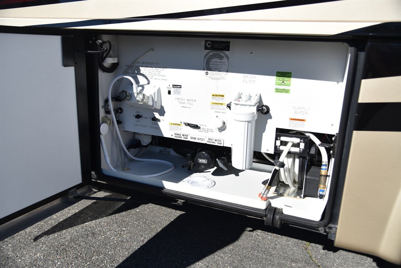 2017 Newmar Ventana 3724 - Photo 59 - Orange, CA 92867