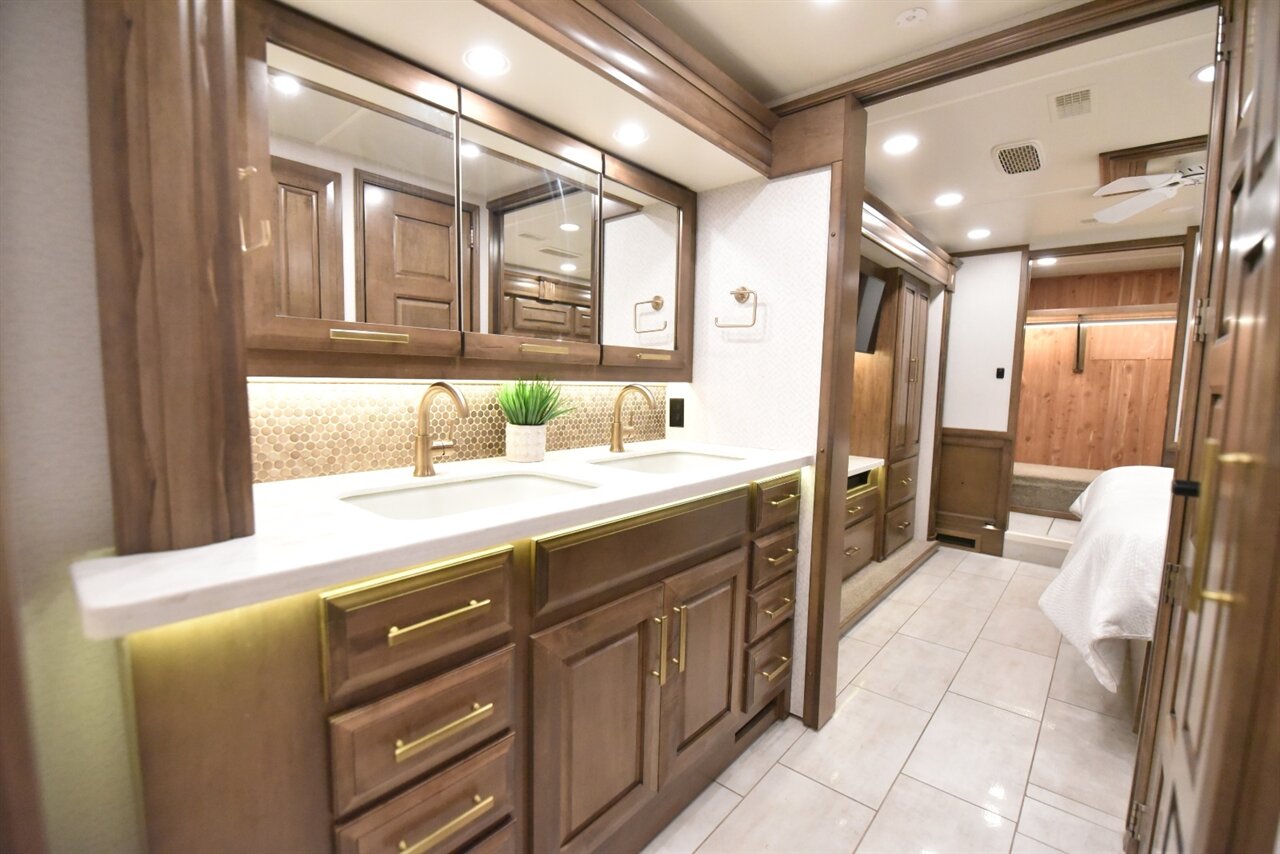 2023 Entegra Cornerstone   - Photo 34 - Orange, CA 92867