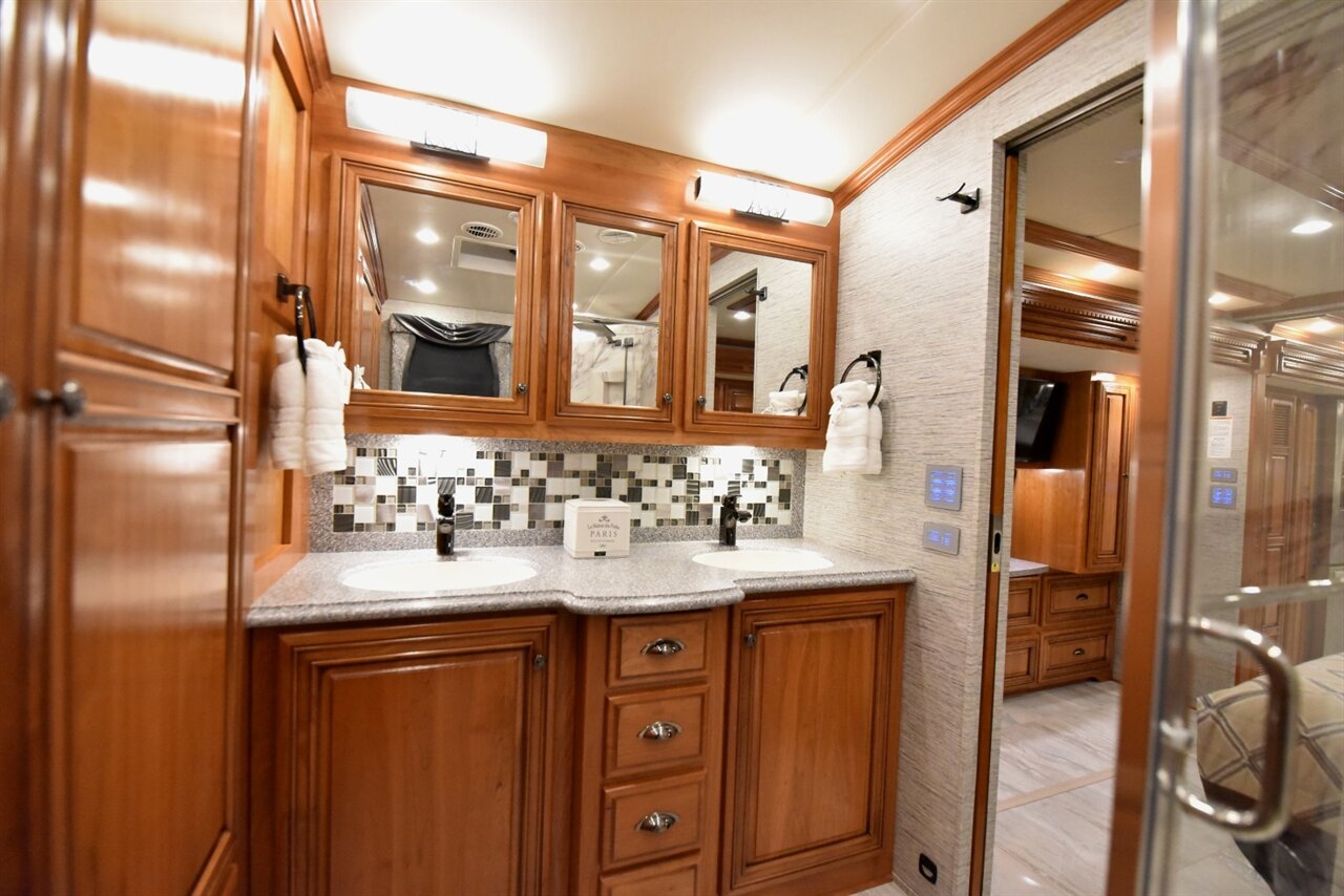 2018 Newmar Dutch star 4327   - Photo 39 - Orange, CA 92867