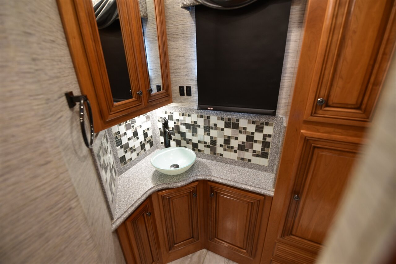 2018 Newmar Dutch star 4327   - Photo 33 - Orange, CA 92867