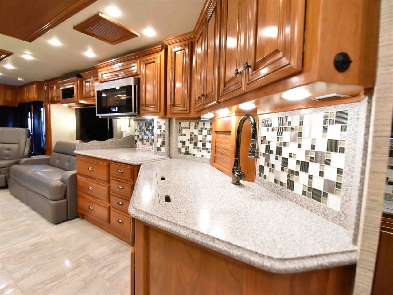 2018 Newmar Dutch star 4327   - Photo 27 - Orange, CA 92867