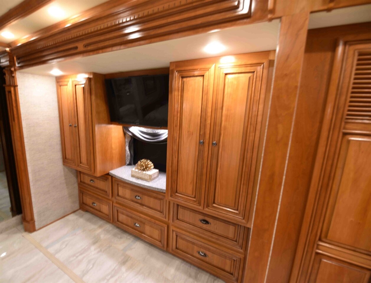 2018 Newmar Dutch star 4327   - Photo 37 - Orange, CA 92867
