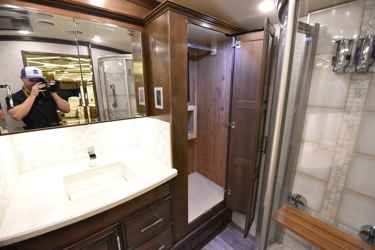 2020 Newmar Mountain Aire 4002 - Photo 75 - Orange, CA 92867