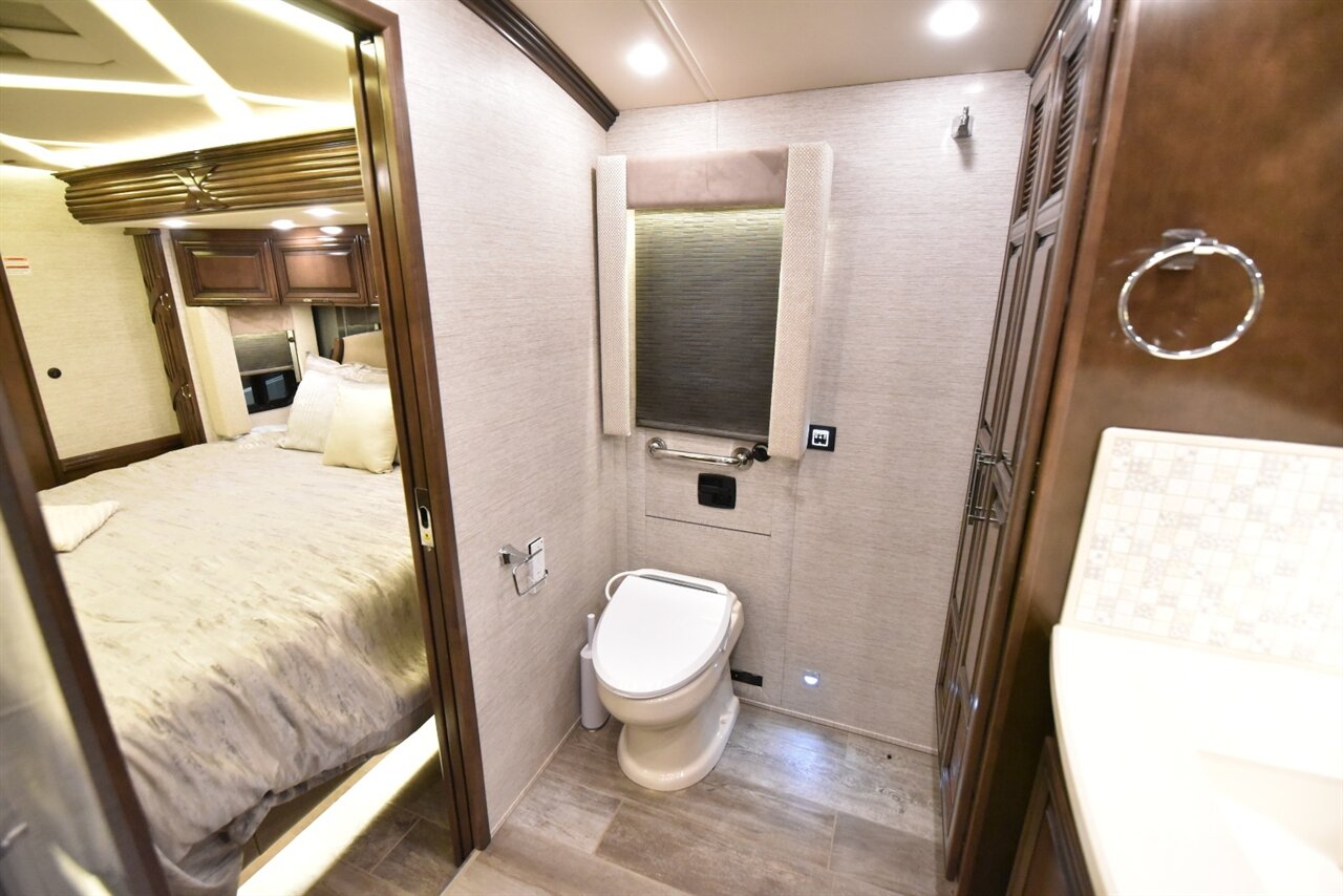 2020 Newmar Mountain Aire 4002 - Photo 73 - Orange, CA 92867