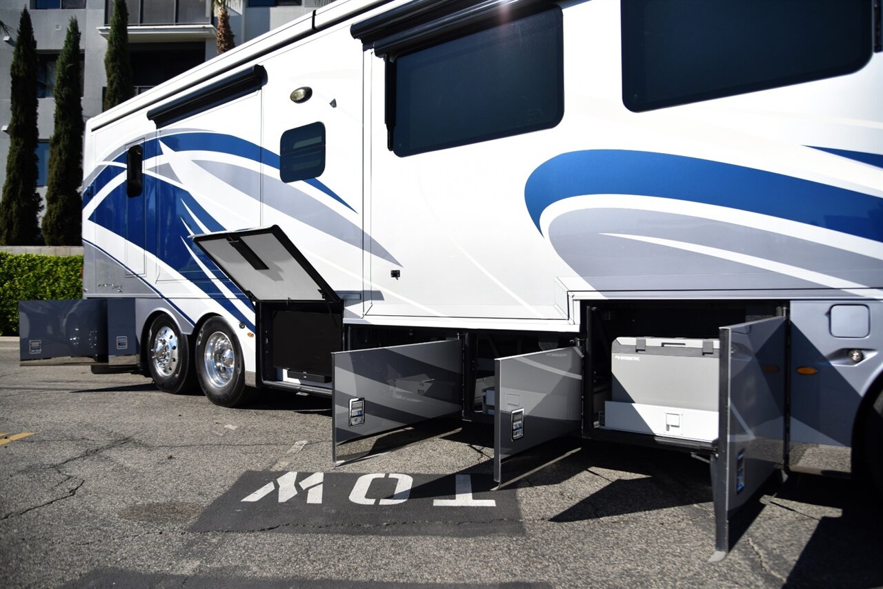 2020 Newmar Mountain Aire 4002 - Photo 27 - Orange, CA 92867