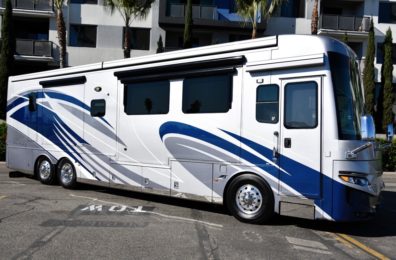 2020 Newmar Mountain Aire 4002 - Photo 5 - Orange, CA 92867