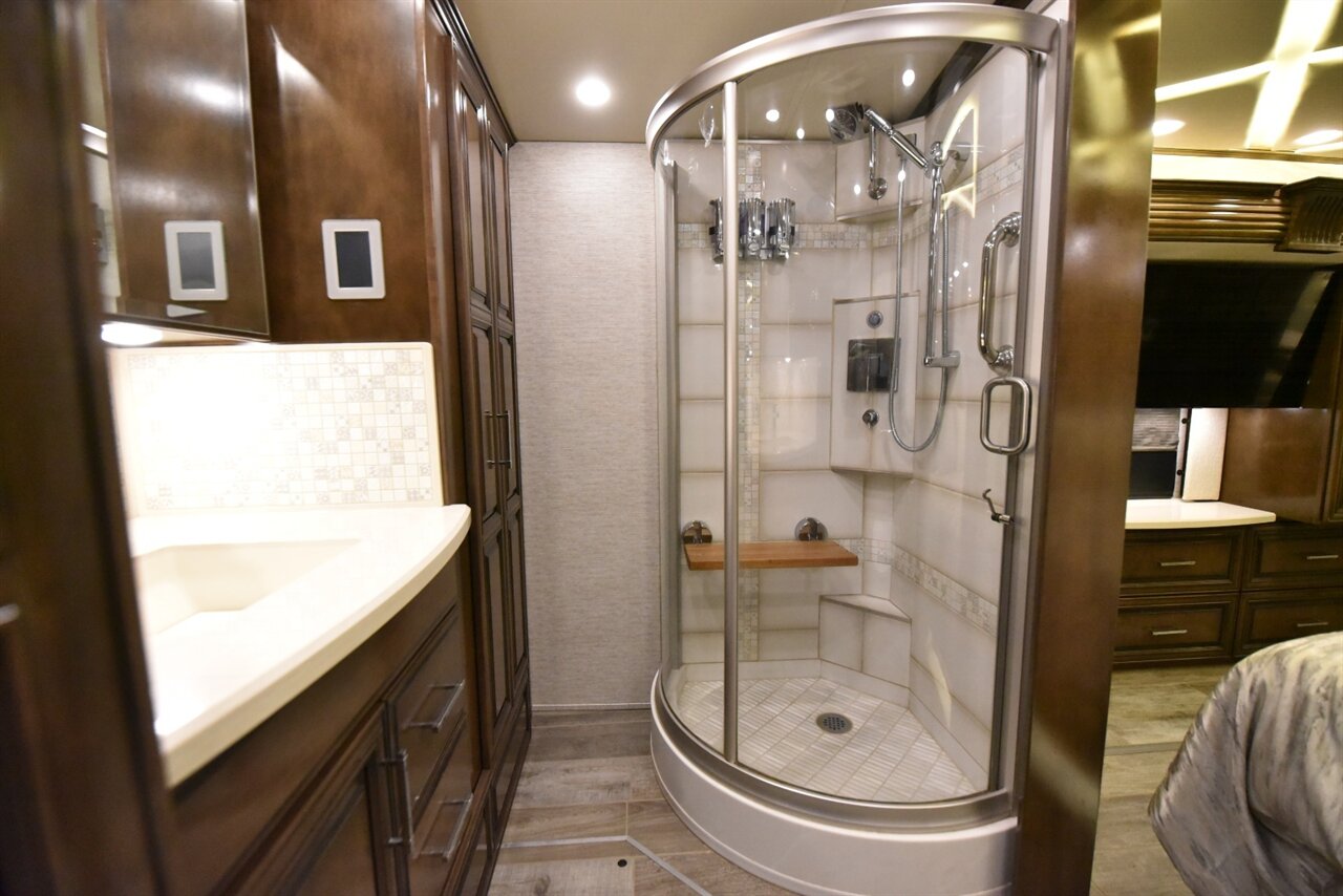 2020 Newmar Mountain Aire 4002 - Photo 71 - Orange, CA 92867