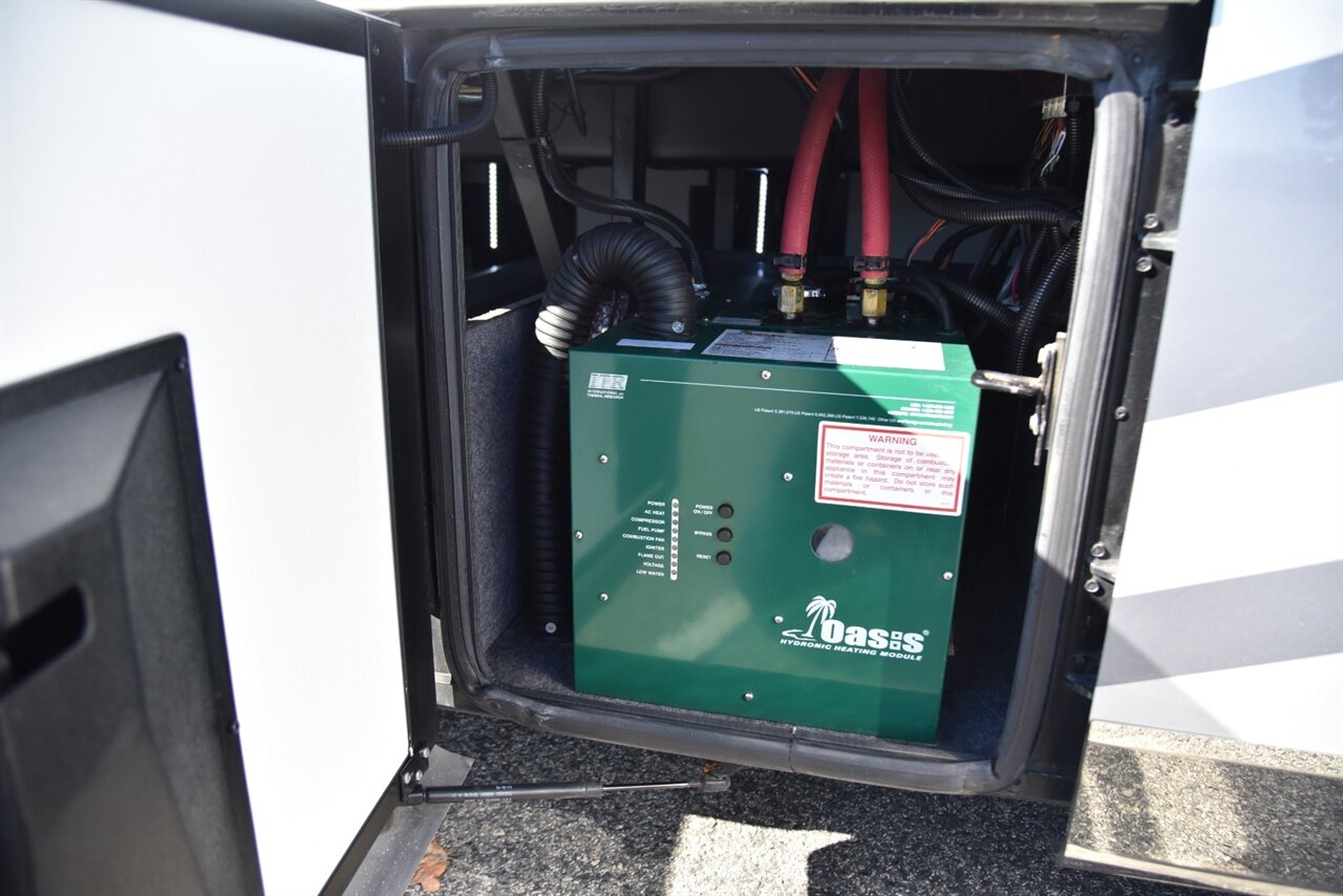 2020 Newmar Mountain Aire 4002 - Photo 40 - Orange, CA 92867