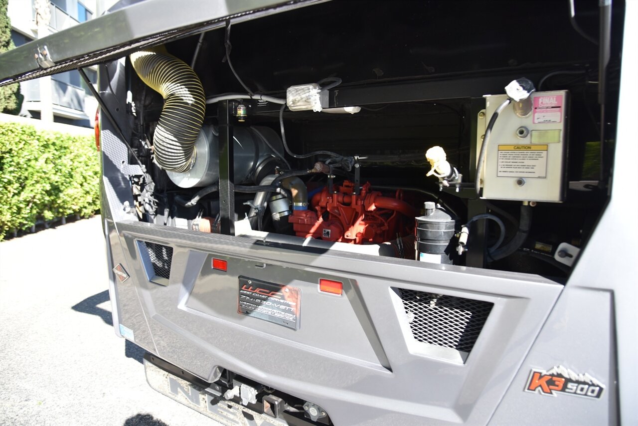 2020 Newmar Mountain Aire 4002 - Photo 26 - Orange, CA 92867