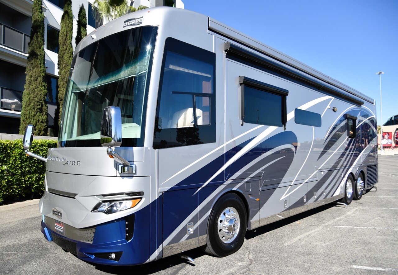 2020 Newmar Mountain Aire 4002 - Photo 12 - Orange, CA 92867