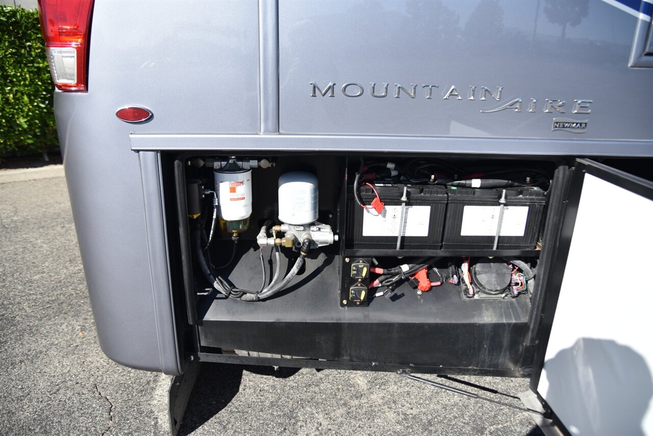 2020 Newmar Mountain Aire 4002 - Photo 36 - Orange, CA 92867