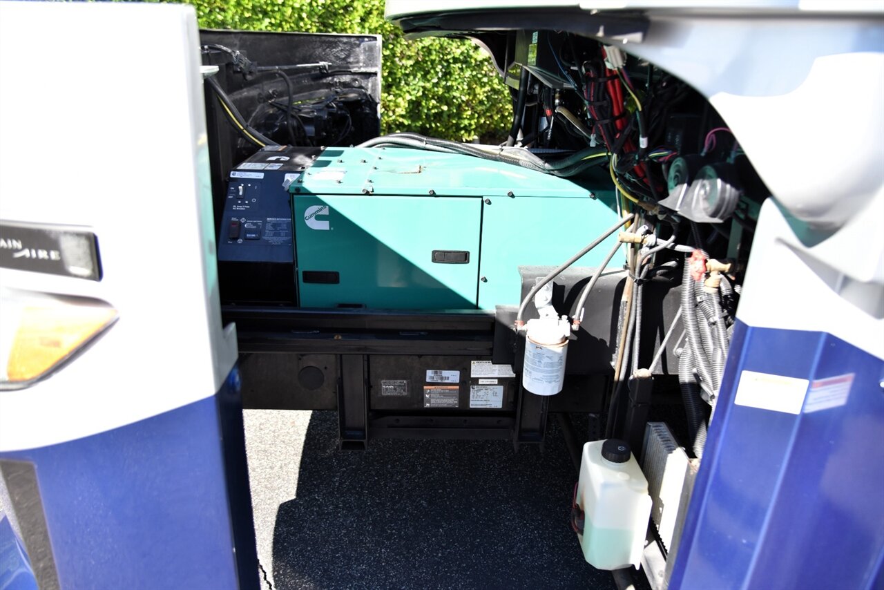 2020 Newmar Mountain Aire 4002 - Photo 44 - Orange, CA 92867