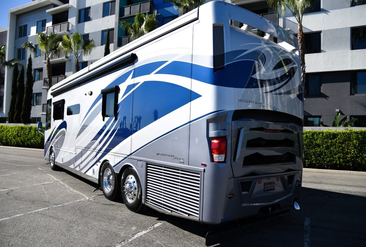 2020 Newmar Mountain Aire 4002 - Photo 16 - Orange, CA 92867