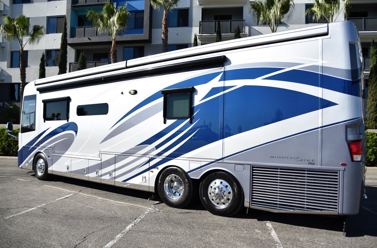 2020 Newmar Mountain Aire 4002 - Photo 14 - Orange, CA 92867