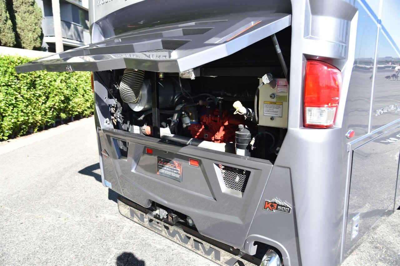 2020 Newmar Mountain Aire 4002 - Photo 24 - Orange, CA 92867