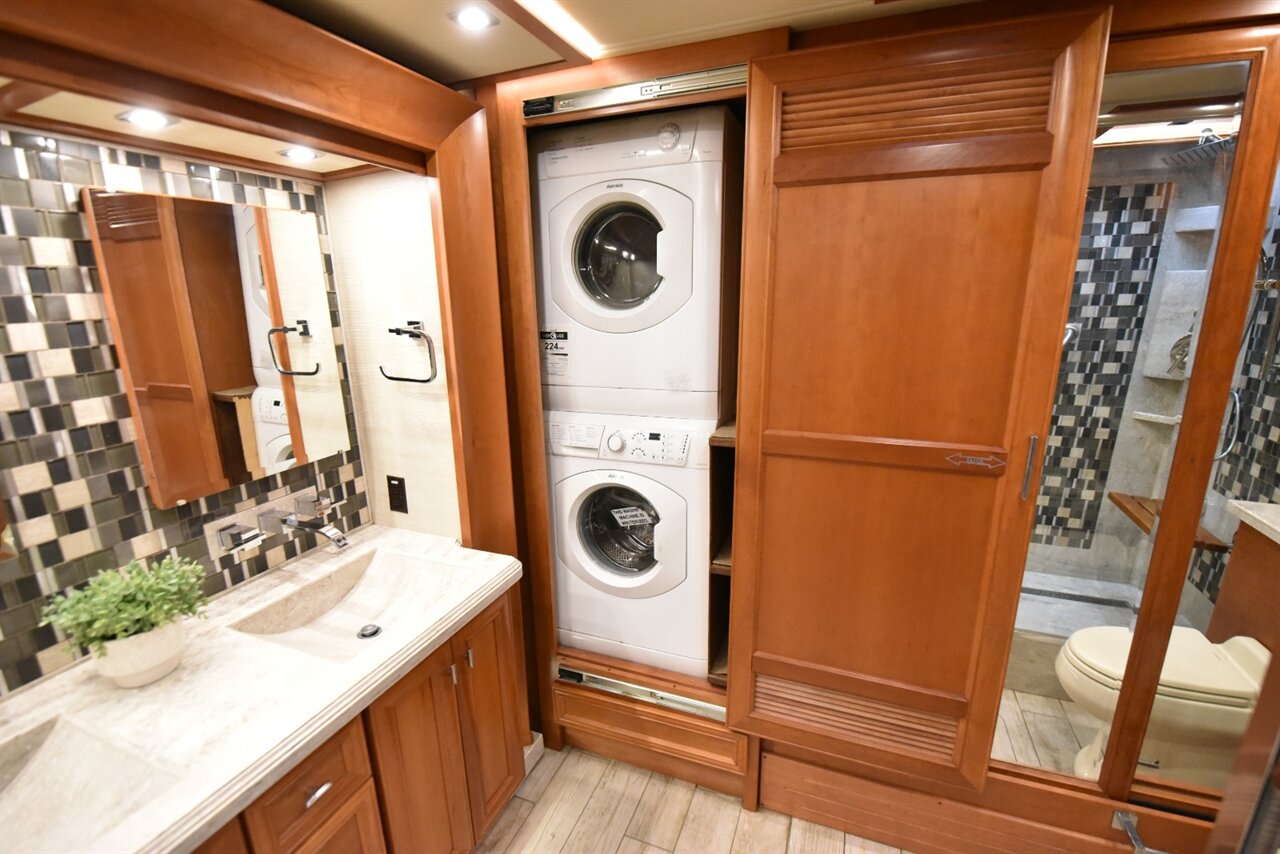 2019 Tiffin Allegro Bus 40IP   - Photo 80 - Orange, CA 92867