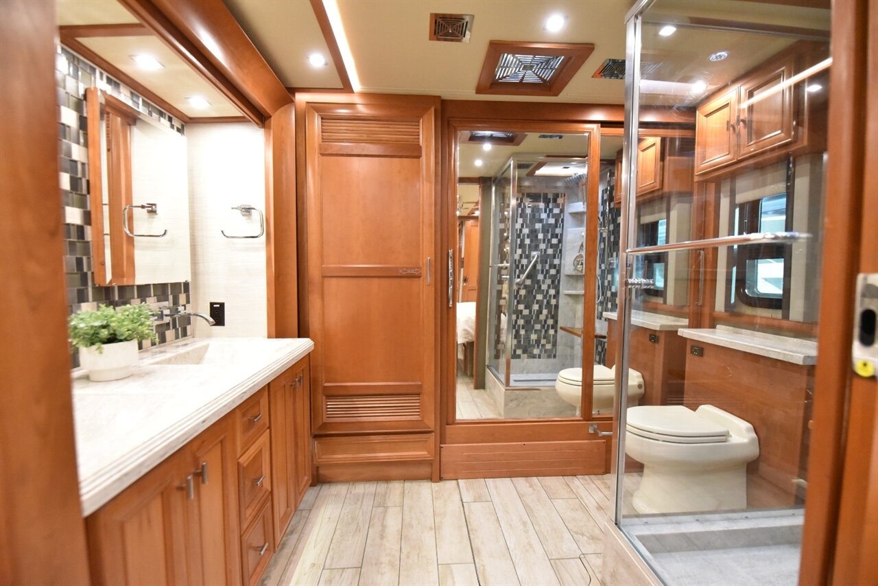 2019 Tiffin Allegro Bus 40IP   - Photo 72 - Orange, CA 92867