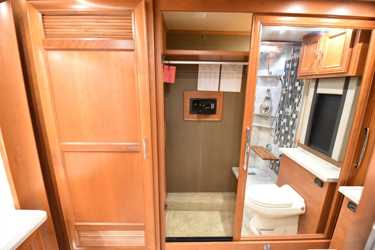 2019 Tiffin Allegro Bus 40IP   - Photo 79 - Orange, CA 92867