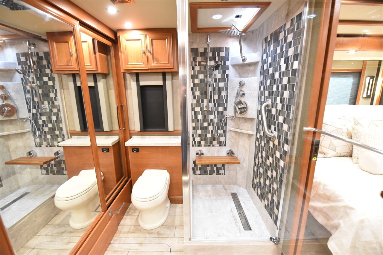 2019 Tiffin Allegro Bus 40IP   - Photo 76 - Orange, CA 92867