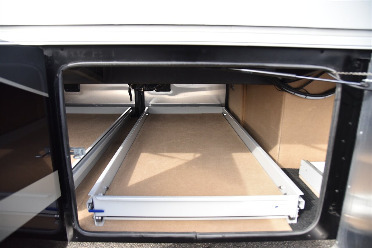 2019 Tiffin Allegro Bus 40IP   - Photo 16 - Orange, CA 92867