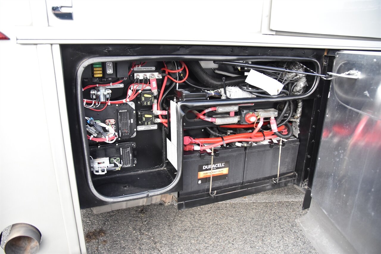 2019 Tiffin Allegro Bus 40IP   - Photo 23 - Orange, CA 92867