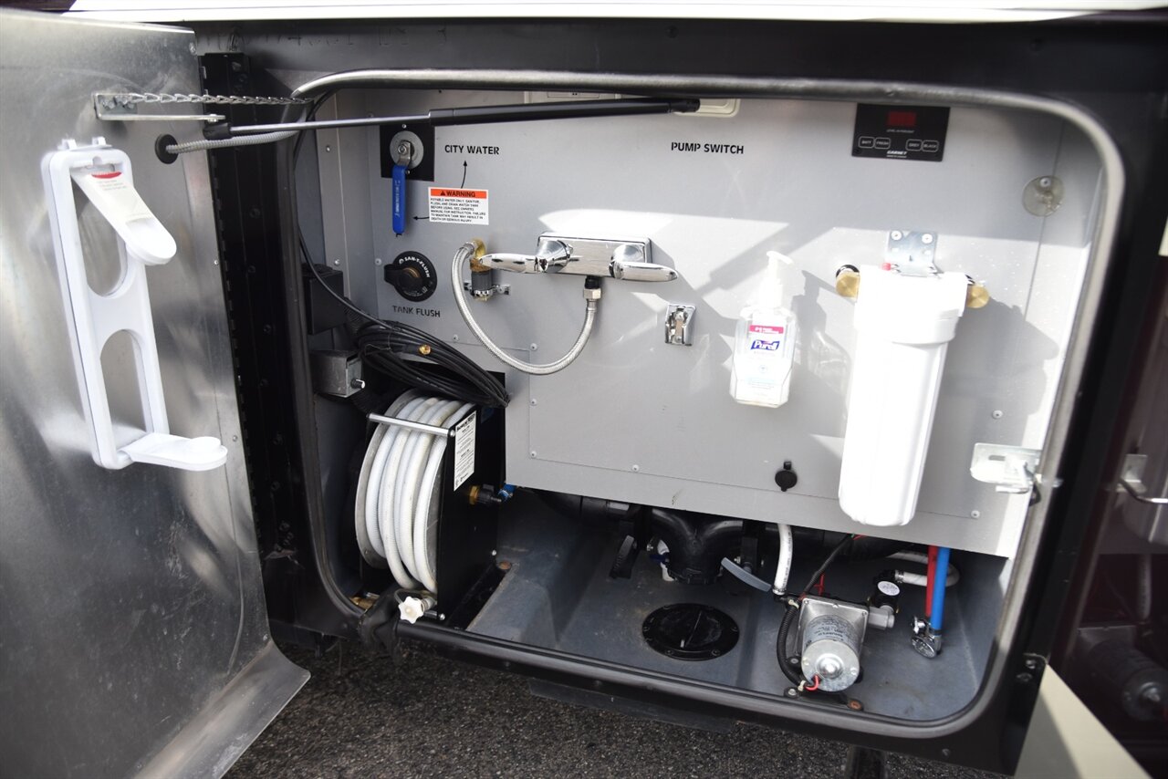 2019 Tiffin Allegro Bus 40IP   - Photo 36 - Orange, CA 92867