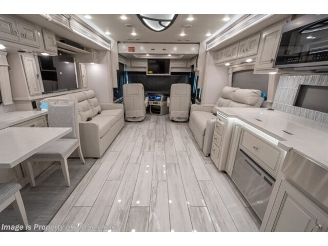 2024 Fleetwood Discovery LXE   - Photo 8 - Orange, CA 92867