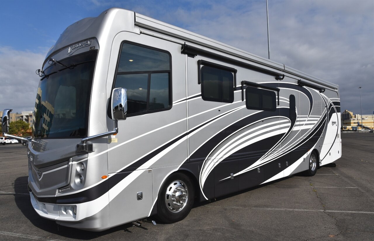 2024 Fleetwood Discovery LXE 40M   - Photo 11 - Orange, CA 92867